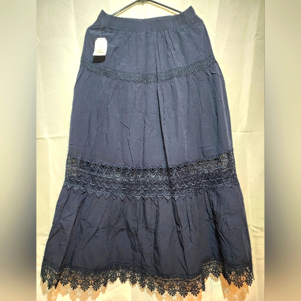 Time and tru women skirt